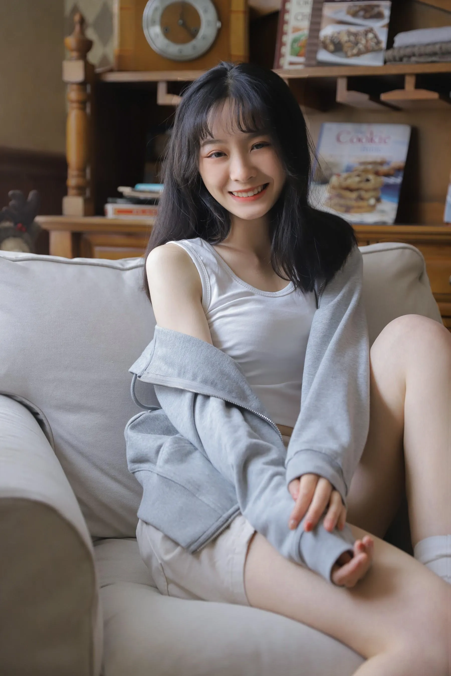 [YITUYU艺图语]2022.08.01 灰色轨迹 -春夏_ [23P]插图5